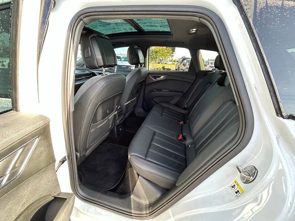 Used 2024 Audi Q4 e-tron Premium w/ Convenience Package image 61
