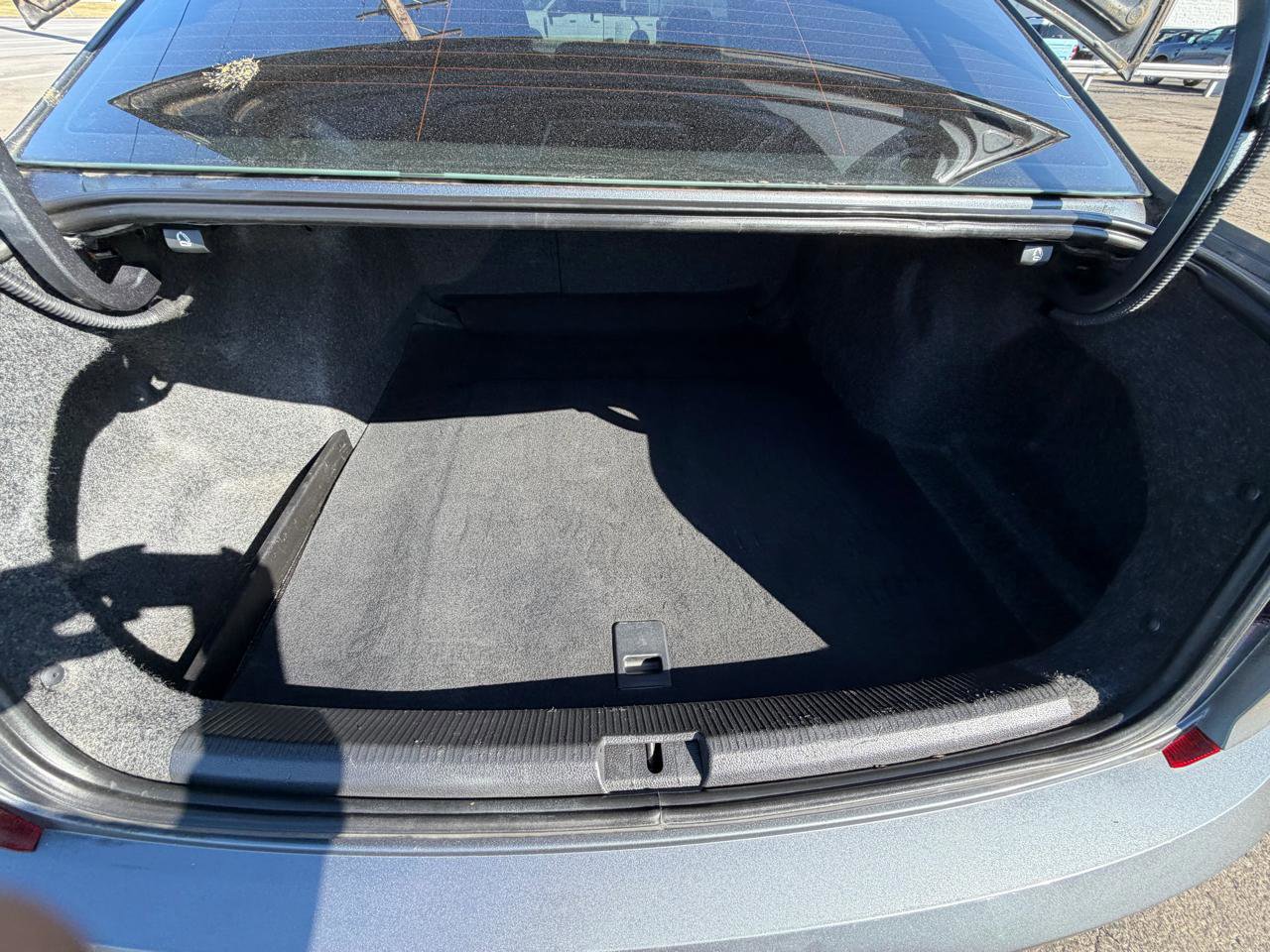 Used 2017 Volkswagen Passat 1.8T SE FWD image 38