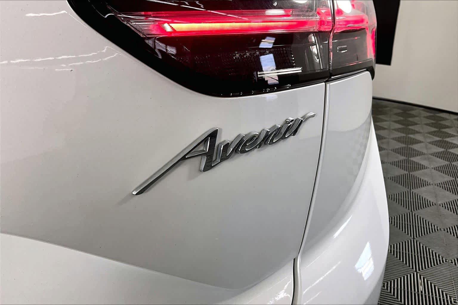 Used 2023 Buick Envision Avenir FWD image 10