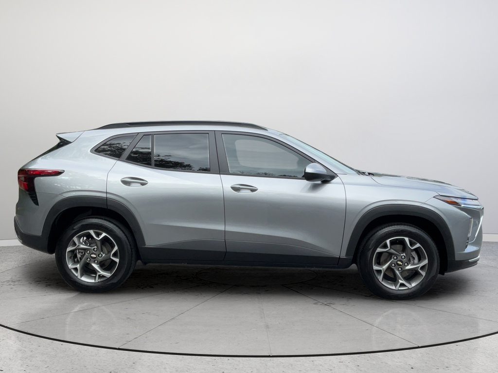 Certified 2026 Chevrolet Trax LT w/ Driver Confidence Package FWD image 6