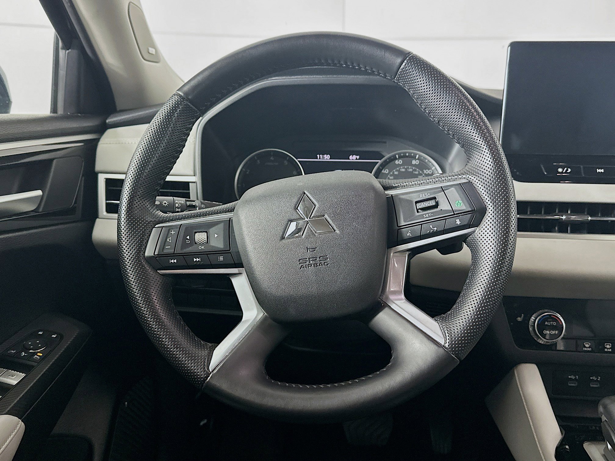 Used 2025 Mitsubishi Outlander SE AWD/4WD image 18