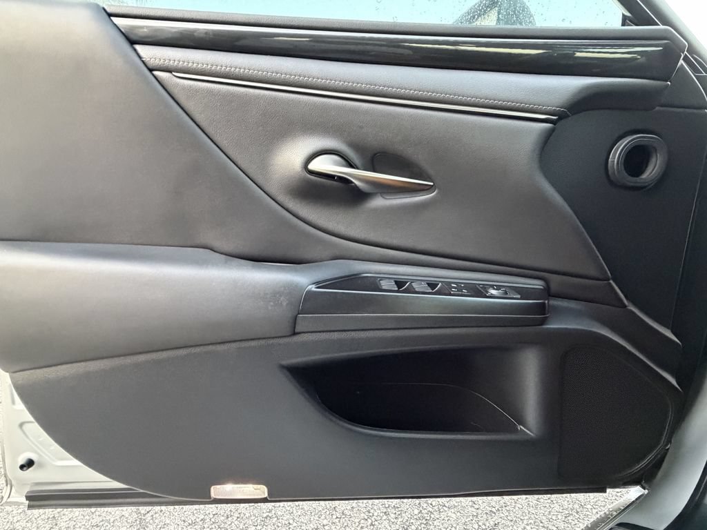 Used 2020 Lexus ES 350 w/ Accessory Package 2 FWD image 20