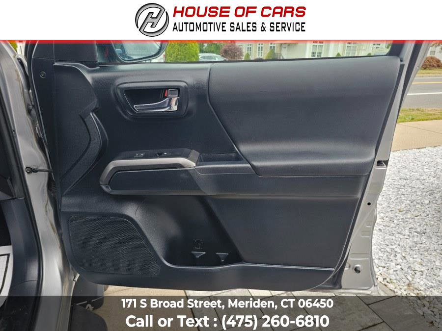 Used 2017 Toyota Tacoma TRD Sport image 46