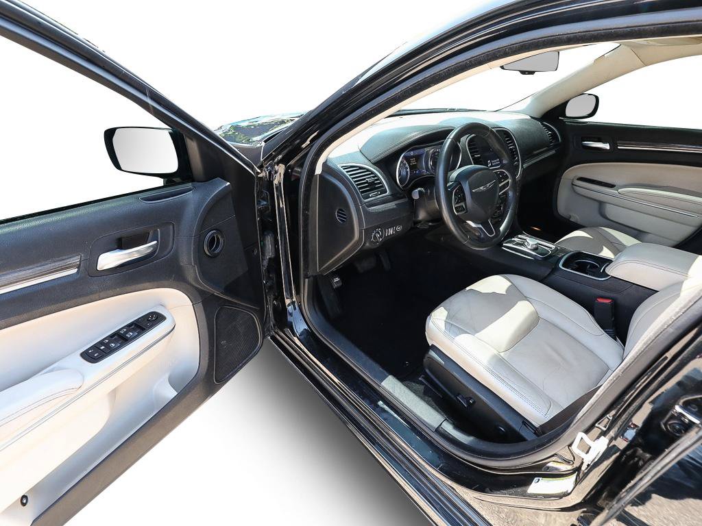 Used 2020 Chrysler 300 Touring L w/ Quick Order Package 2EF RWD image 11