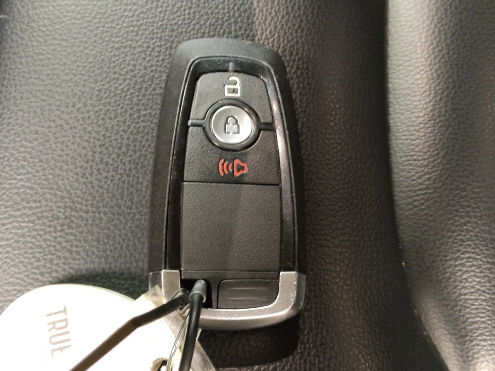 Used 2024 Ford Edge SEL image 32