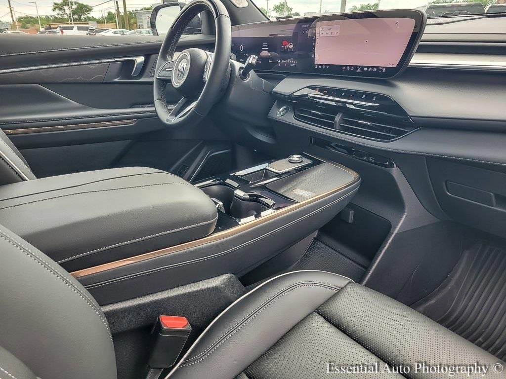 Used 2025 Buick Enclave Avenir w/ Super Cruise Package image 22