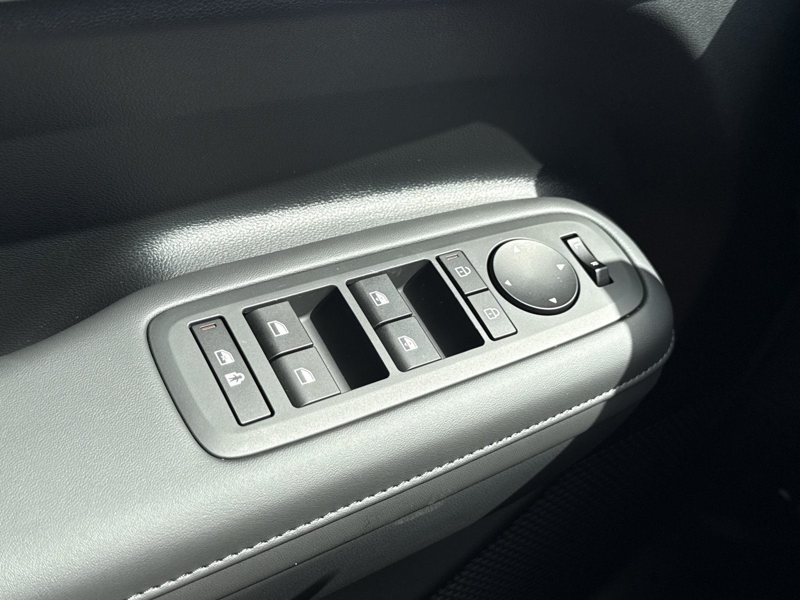New 2027 Hyundai Santa Fe SEL FWD image 16
