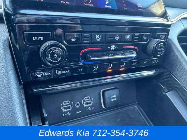 Used 2024 Jeep Grand Cherokee Limited w/ Luxury Tech Group II image 32