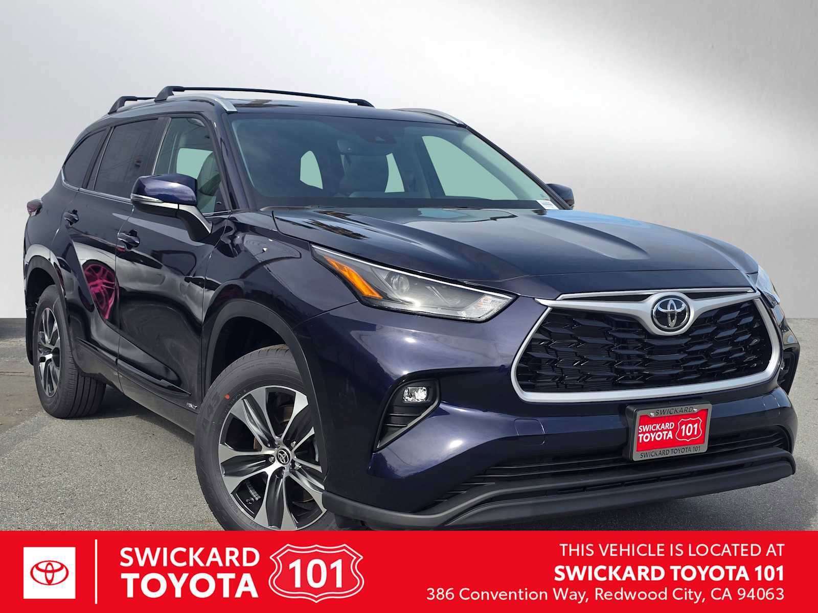 New 2026 Toyota Highlander XLE image 1