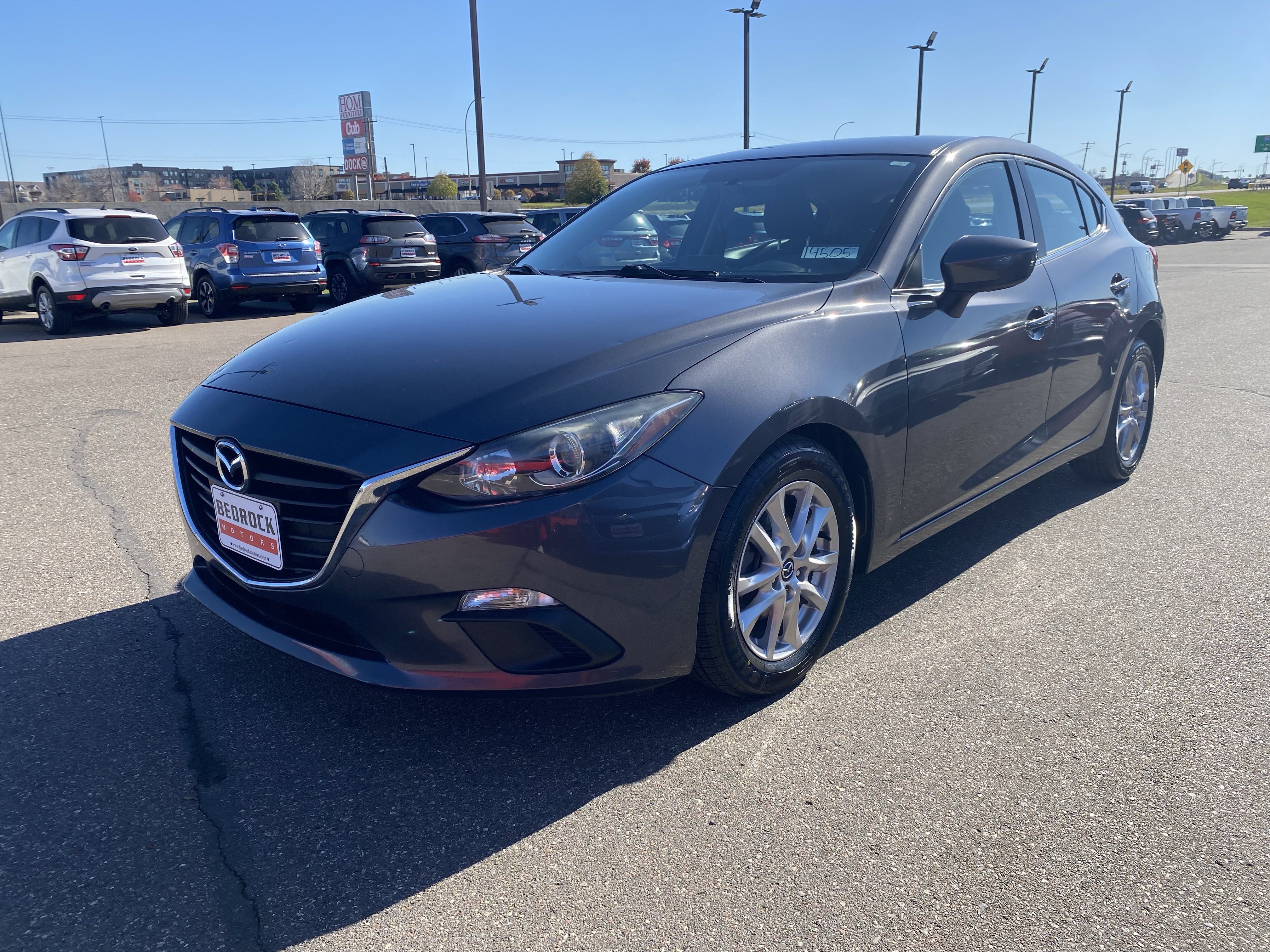 Used 2014 MAZDA MAZDA3 i Touring w/ Technology Package FWD image 4