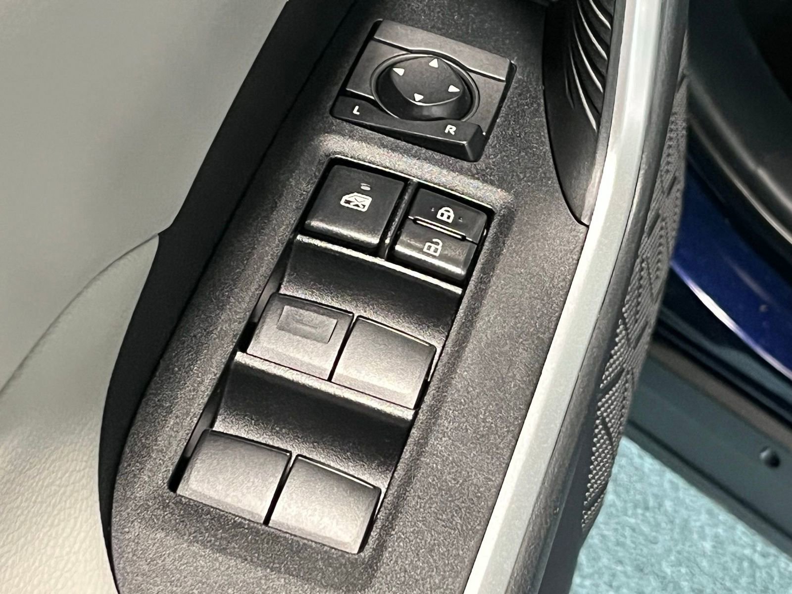 Used 2020 Toyota RAV4 XLE w/ All Weather Liner Package image 34