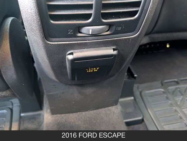 Used 2016 Ford Escape Titanium FWD image 13