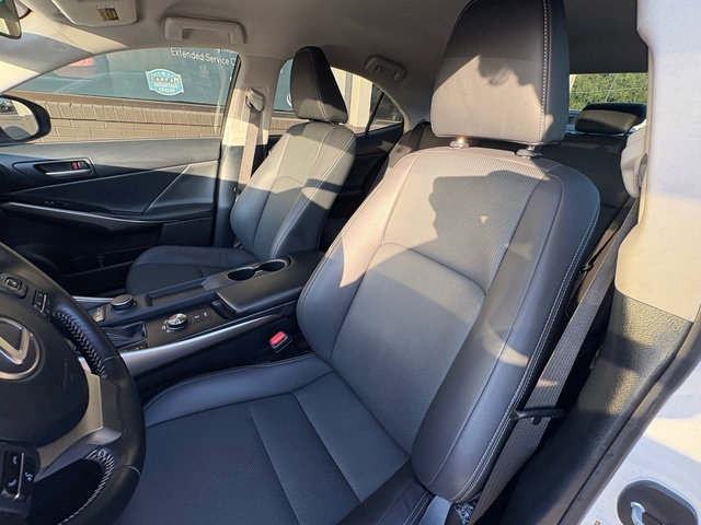 Used 2019 Lexus IS 300 AWD image 13