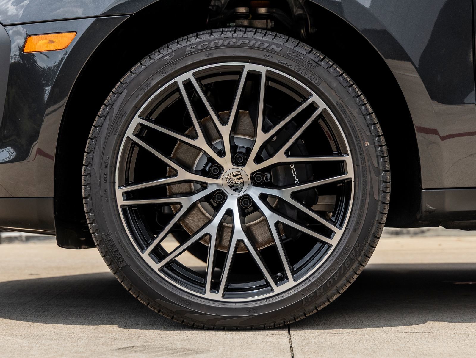 Certified 2026 Porsche Macan AWD/4WD image 13