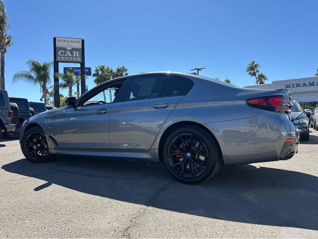 Used 2023 BMW 530e w/ M Sport Package image 3
