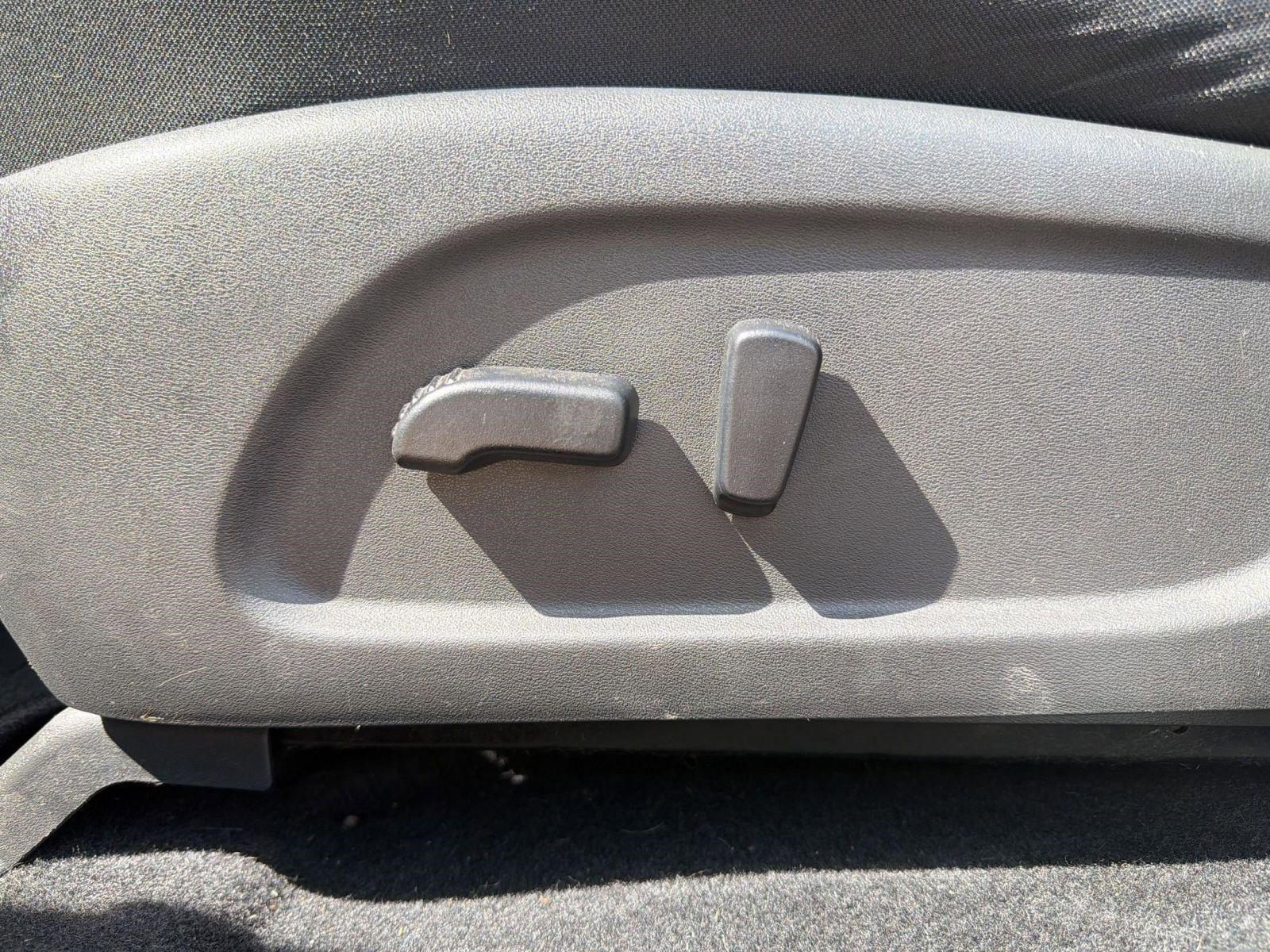 Used 2019 Nissan Pathfinder SV image 13