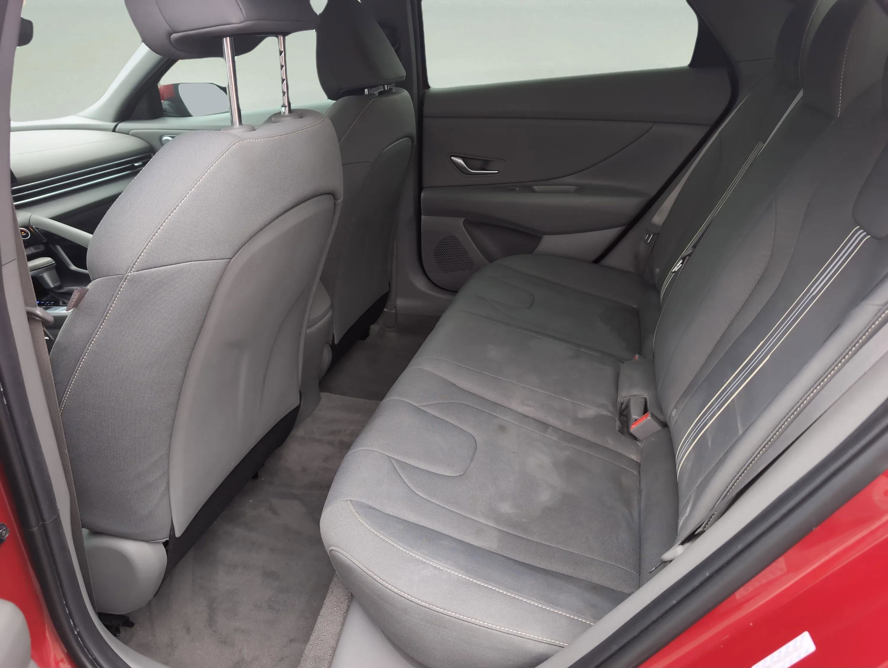 Used 2023 Hyundai Elantra SEL w/ Convenience Package image 17