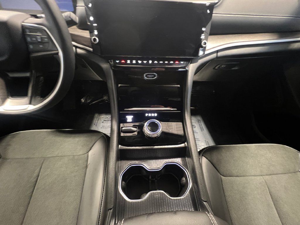 New 2027 Jeep Grand Cherokee L 4WD image 3