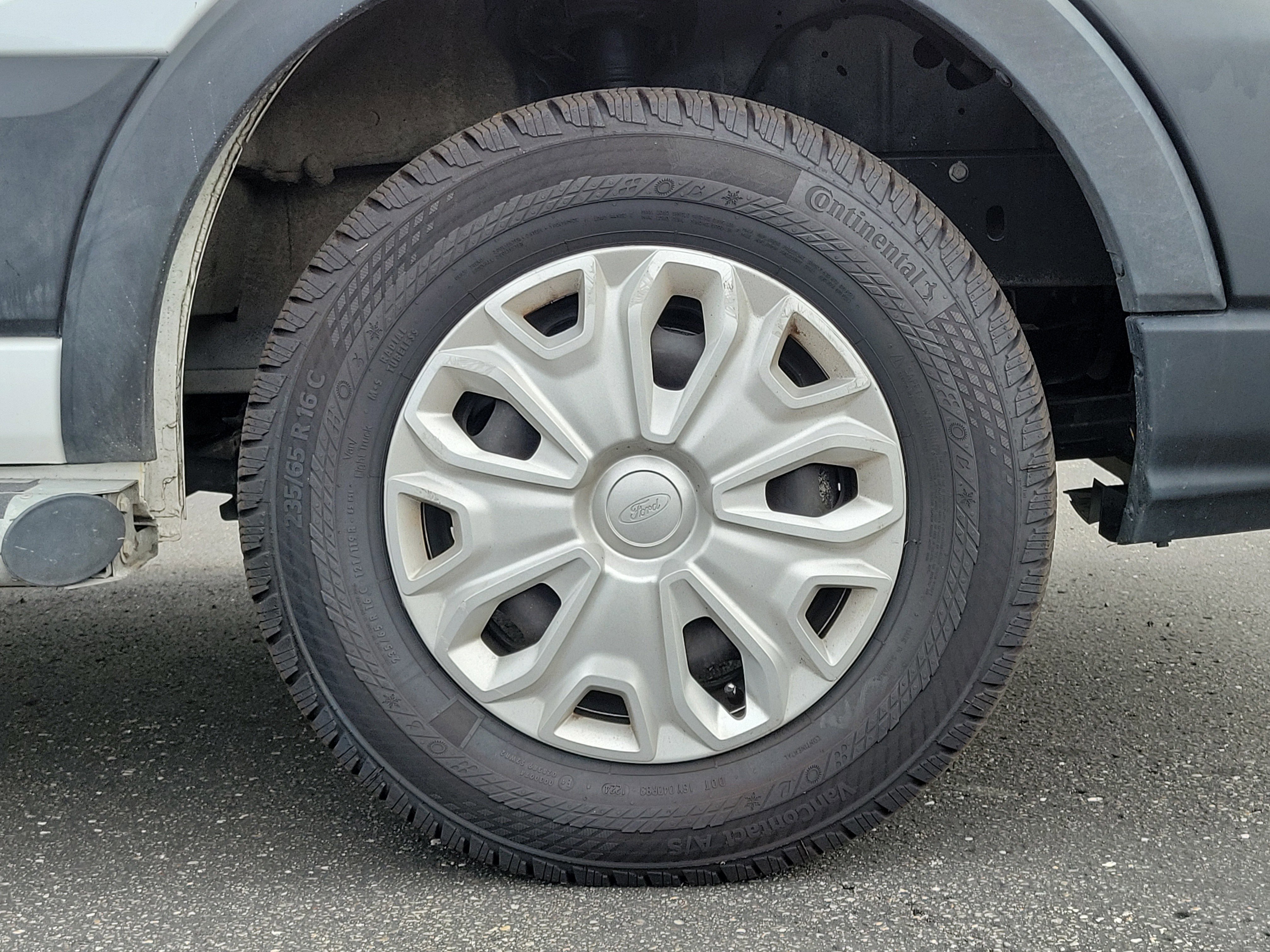 Used 2023 Ford Transit 250 Low Roof image 5