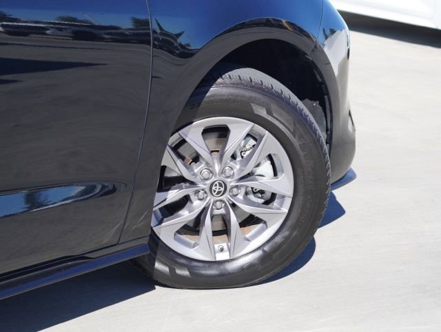 Certified 2024 Toyota Sienna LE image 9
