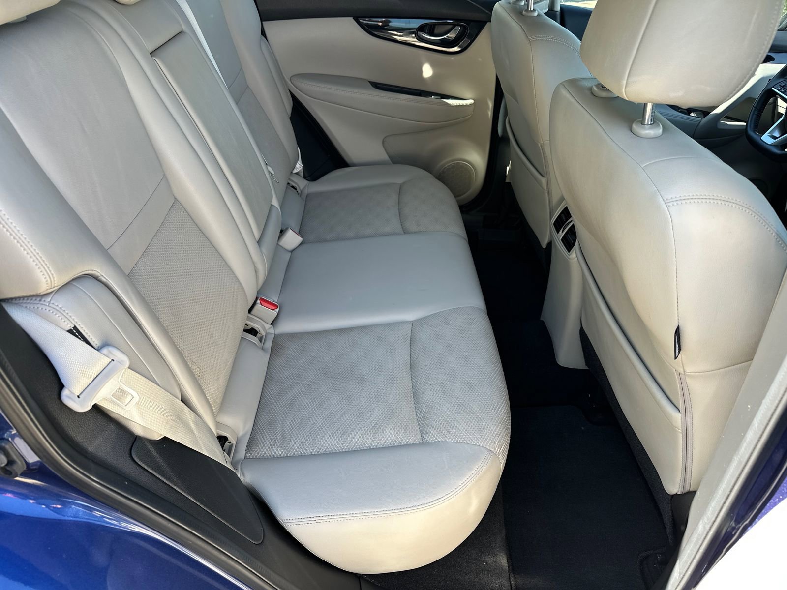 Used 2022 Nissan Rogue Sport SV w/ Technology Package image 13