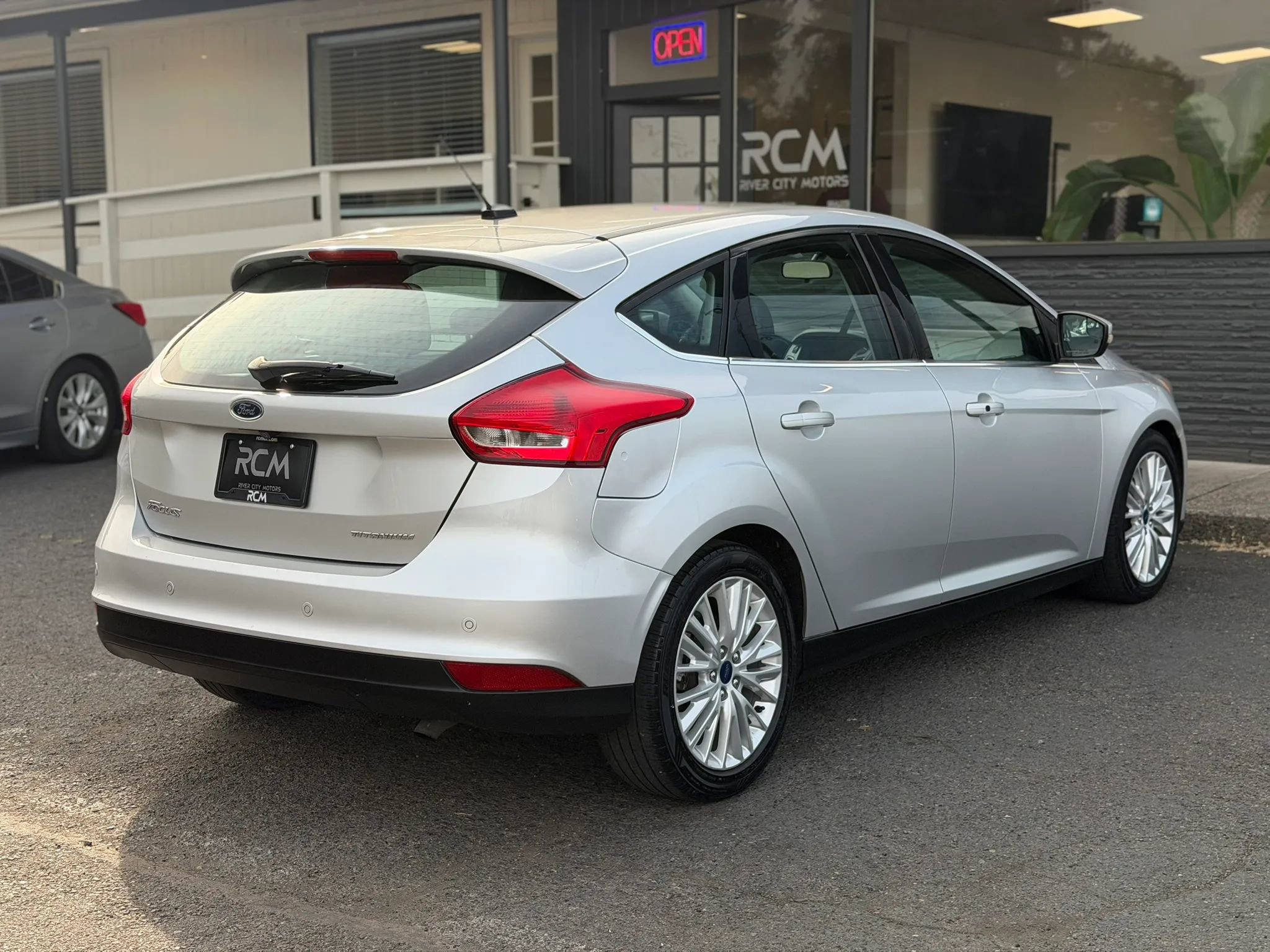 Used 2017 Ford Focus Titanium FWD image 5