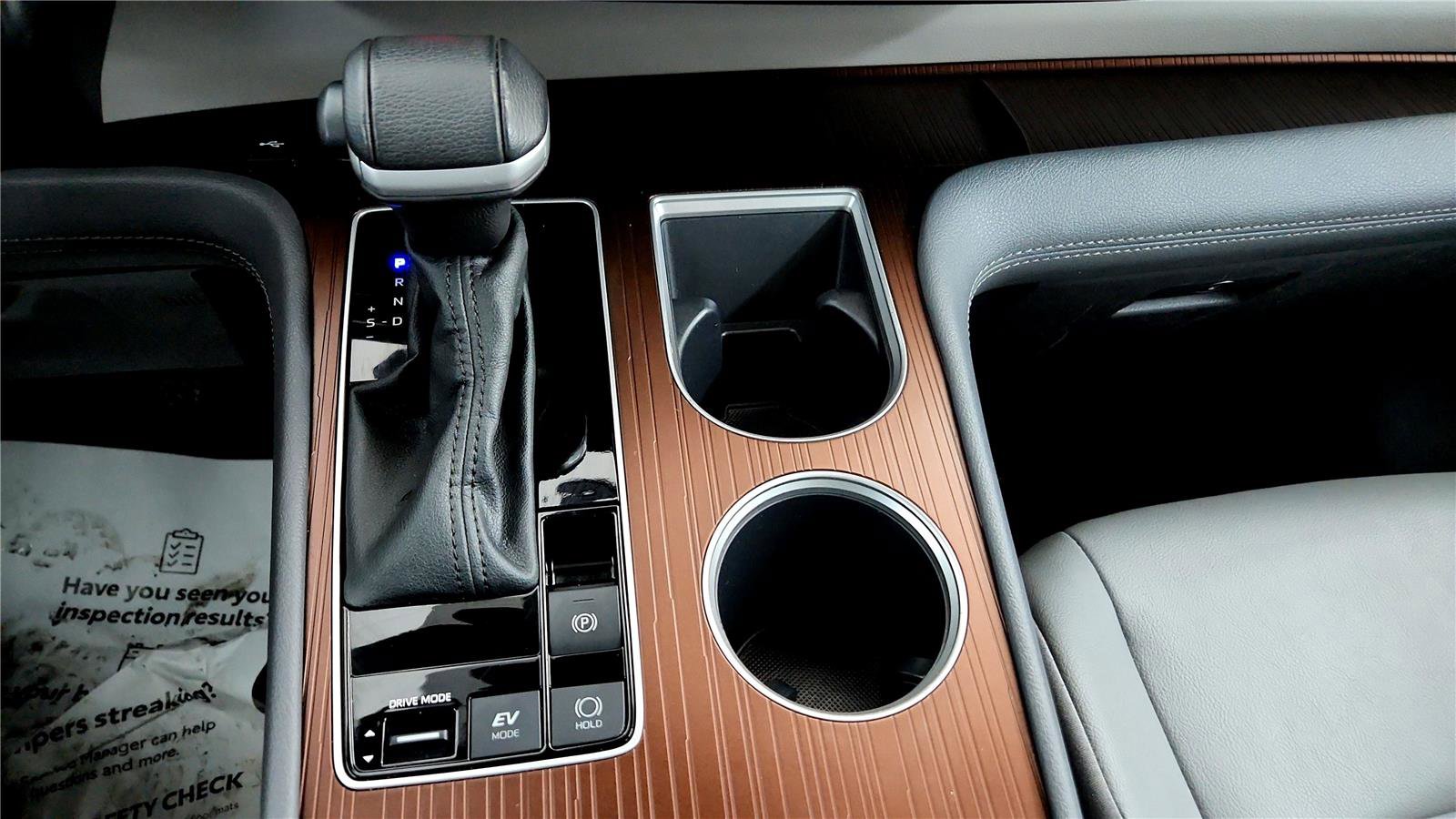 Used 2024 Toyota Sienna XLE image 30