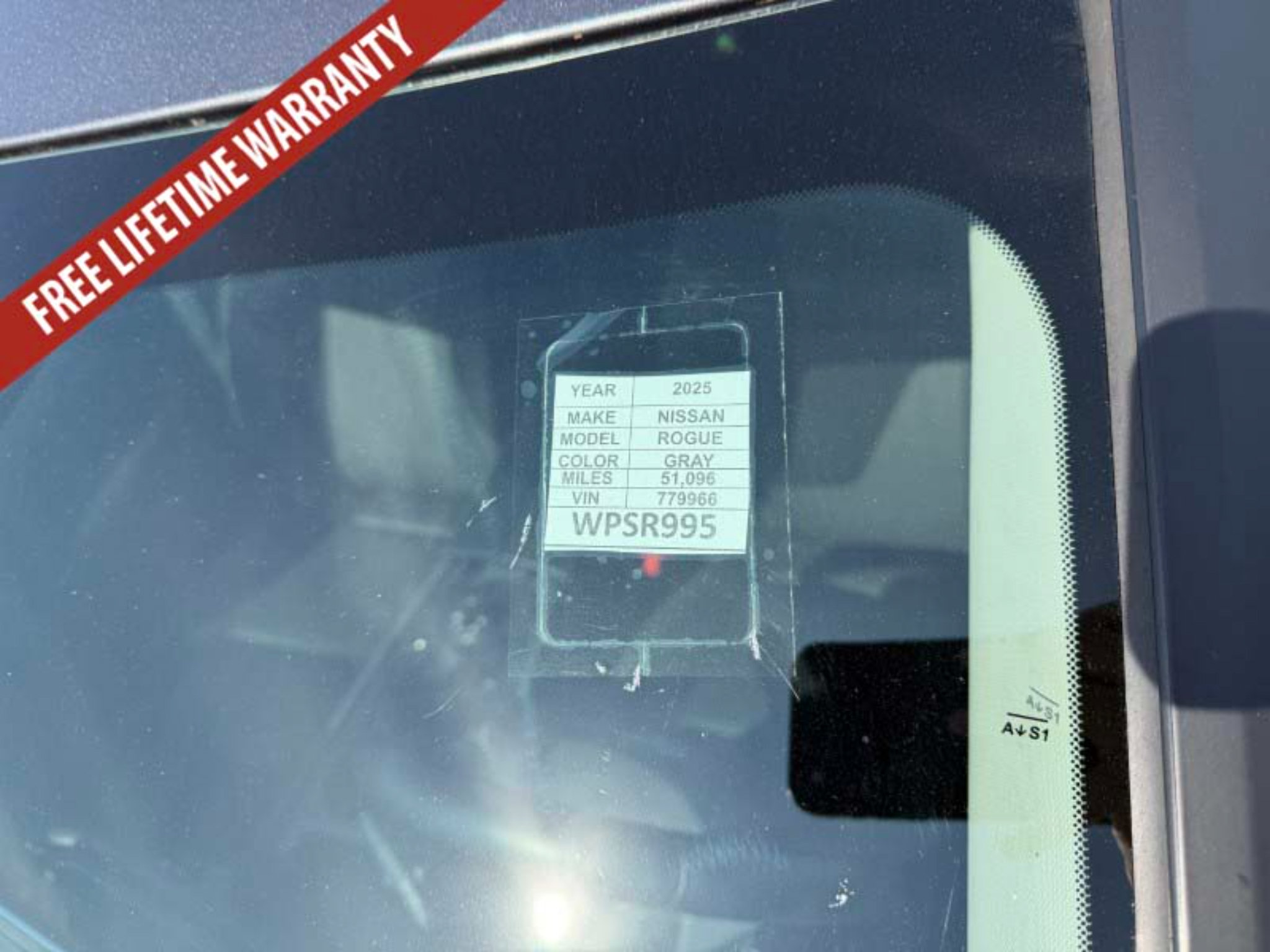 Used 2025 Nissan Rogue SV AWD/4WD image 26
