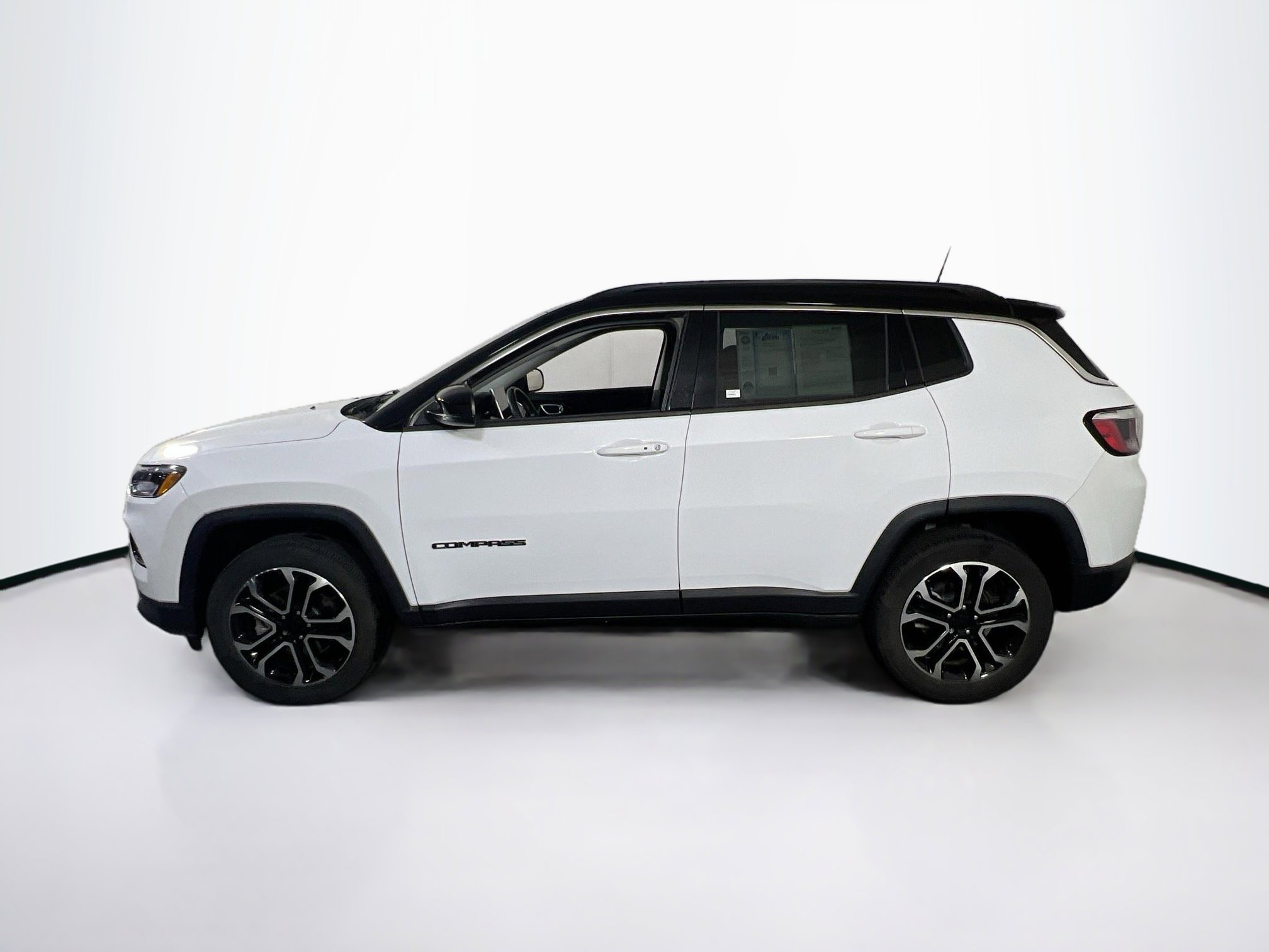 Used 2022 Jeep Compass Limited w/ Sun and Sound Group AWD/4WD image 8