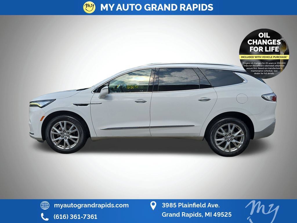 Used 2023 Buick Enclave Essence w/ Experience Buick Package AWD/4WD image 4
