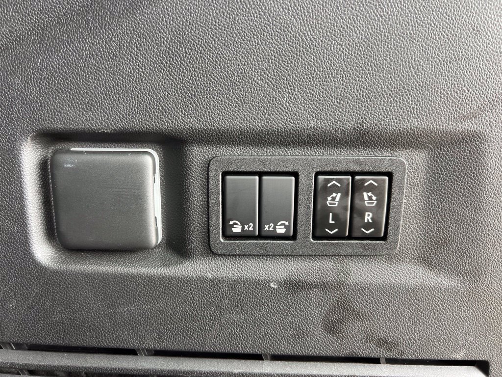 Used 2022 GMC Yukon Denali AWD/4WD image 28