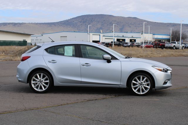 Used 2017 MAZDA MAZDA3 Touring image 6