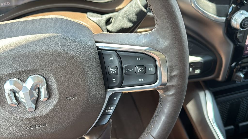Used 2025 RAM 3500 Laramie AWD/4WD image 29