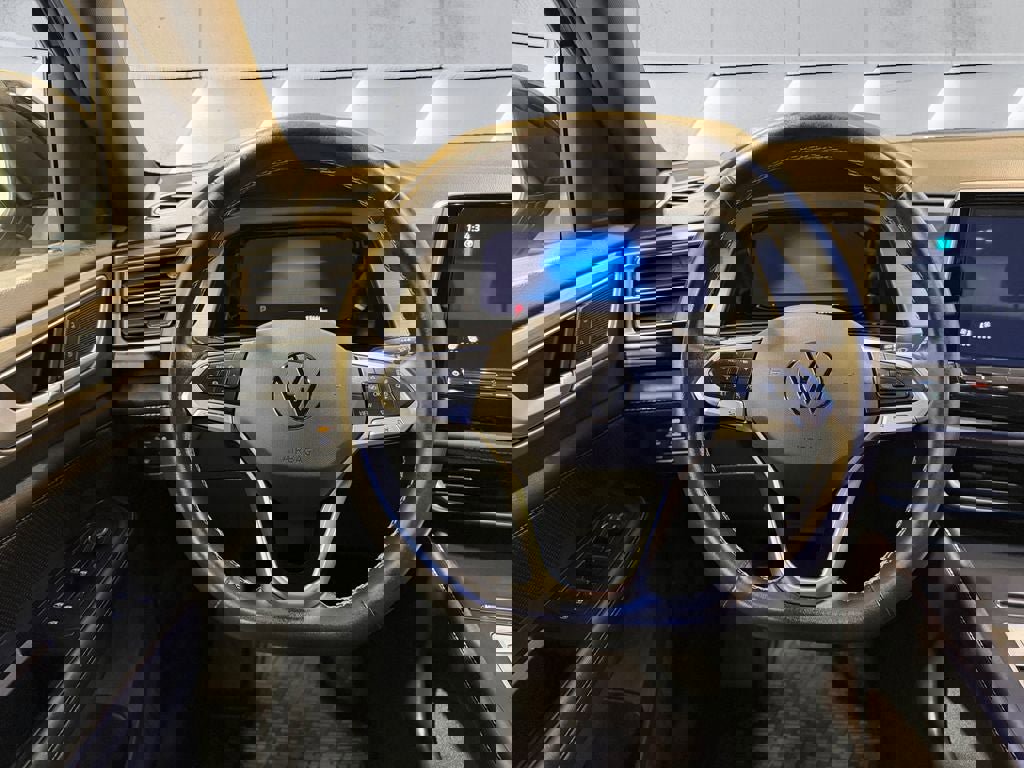 Used 2024 Volkswagen Atlas Cross Sport SE image 13