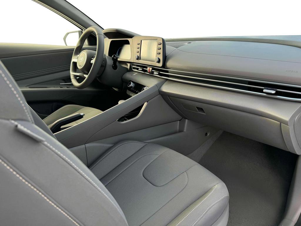 New 2025 Hyundai Elantra Sport image 16