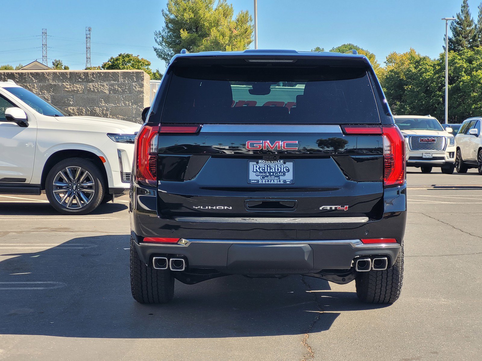 New 2026 GMC Yukon XL AT4 w/ AT4 Premium Plus Package AWD/4WD image 5