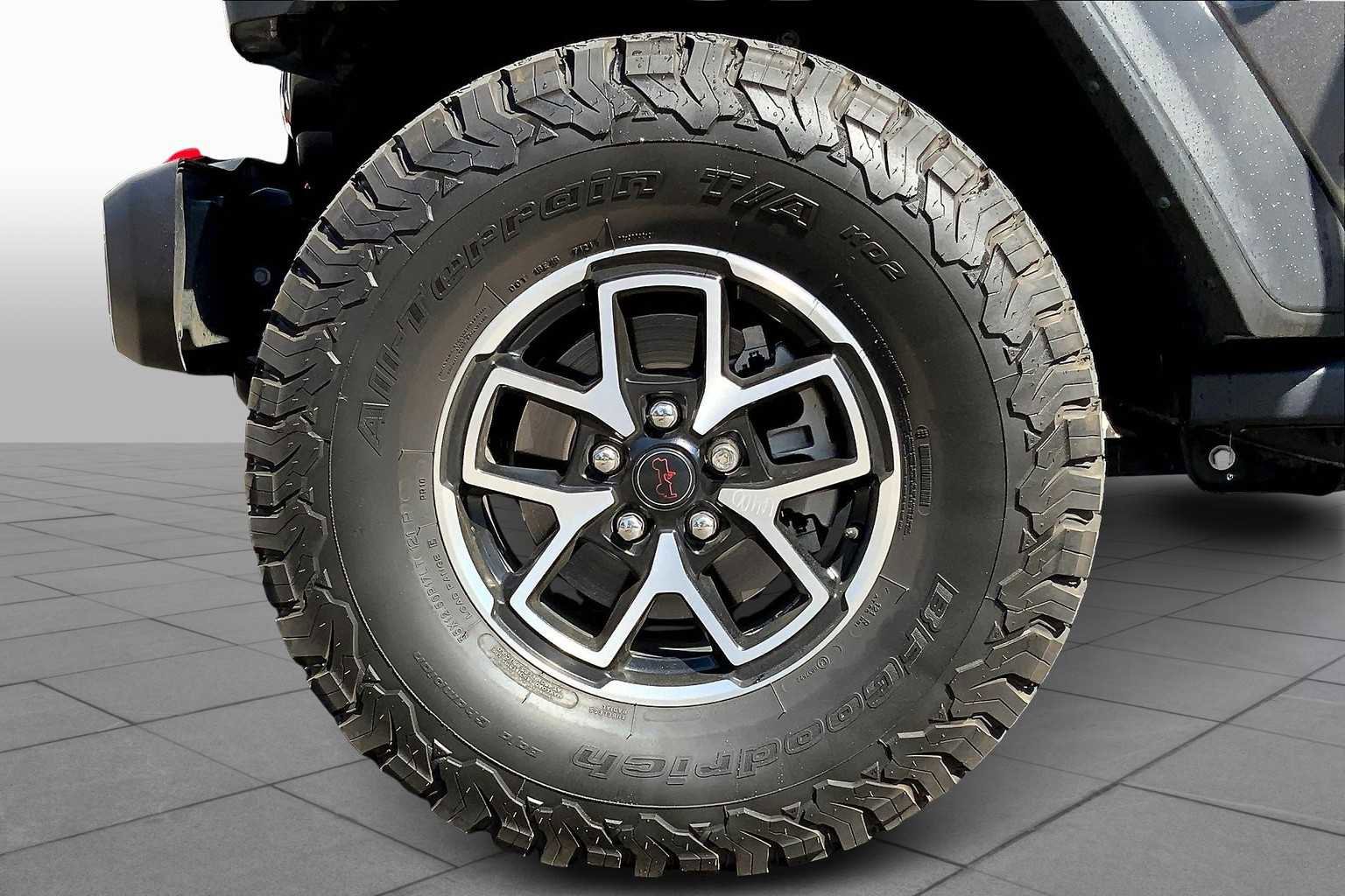 Used 2024 Jeep Gladiator Rubicon w/ Safety Group image 10