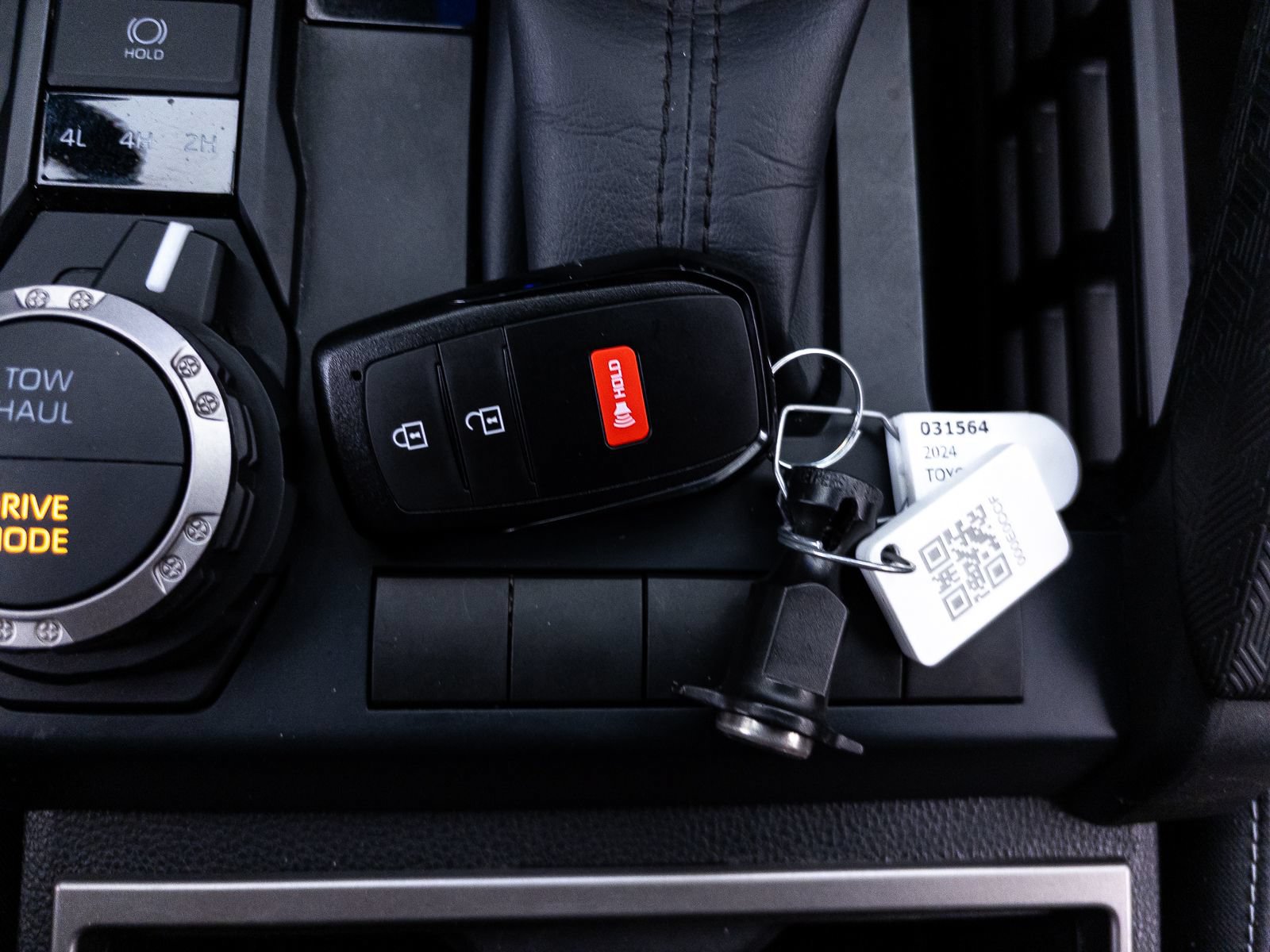 Used 2024 Toyota Tacoma TRD Sport AWD/4WD image 29