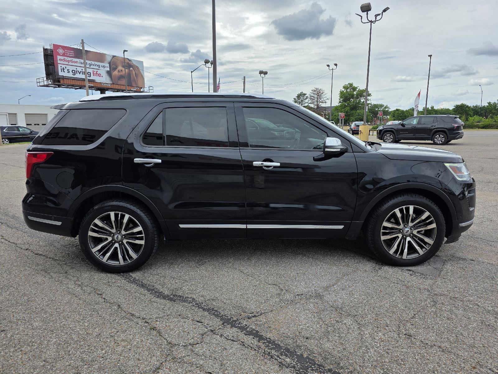 Used 2019 Ford Explorer Platinum AWD/4WD image 5