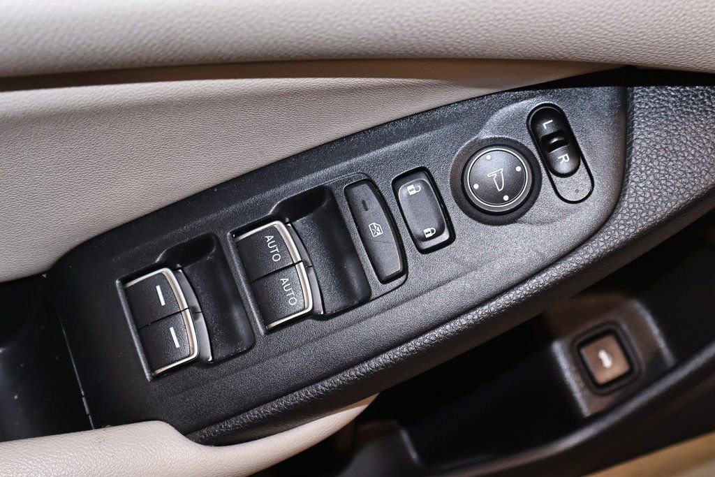 Used 2019 Honda Accord LX image 12