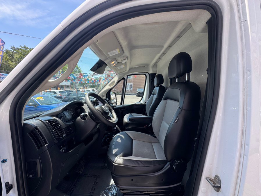 Used 2024 RAM ProMaster 2500 w/ Convenience Group FWD image 7