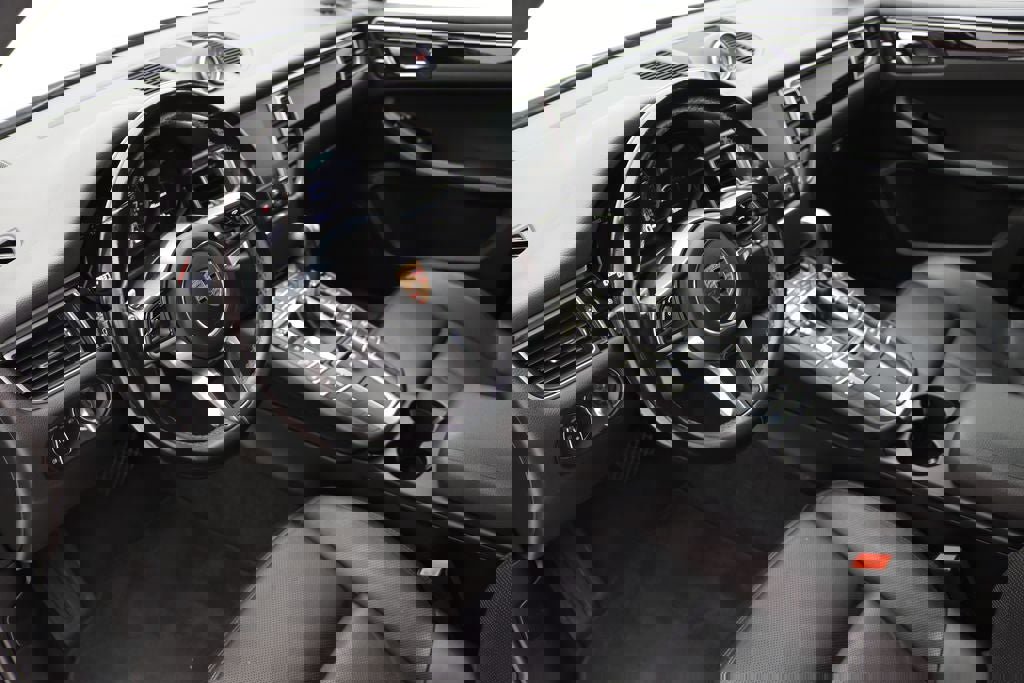 Used 2018 Porsche Macan image 14