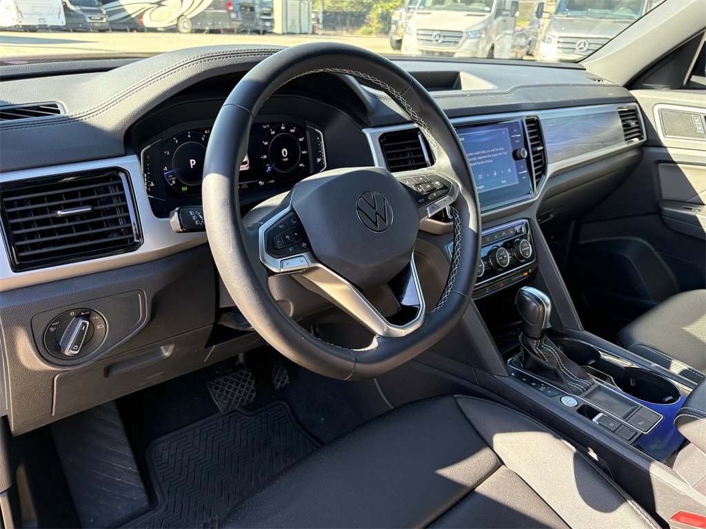 Used 2023 Volkswagen Atlas Cross Sport SE image 14