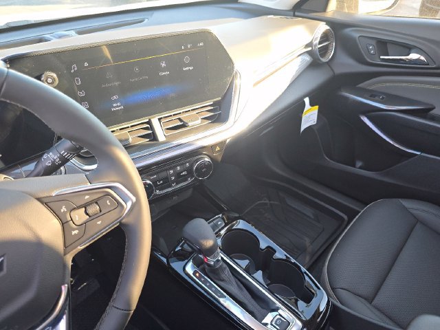 New 2026 Chevrolet Trax ACTIV w/ Sunroof Package FWD image 26