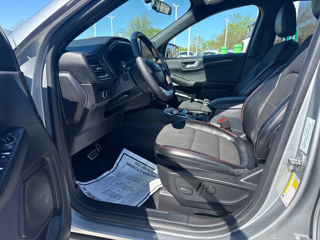 Used 2023 Ford Escape ST-Line w/ Tech Pack #1 image 23