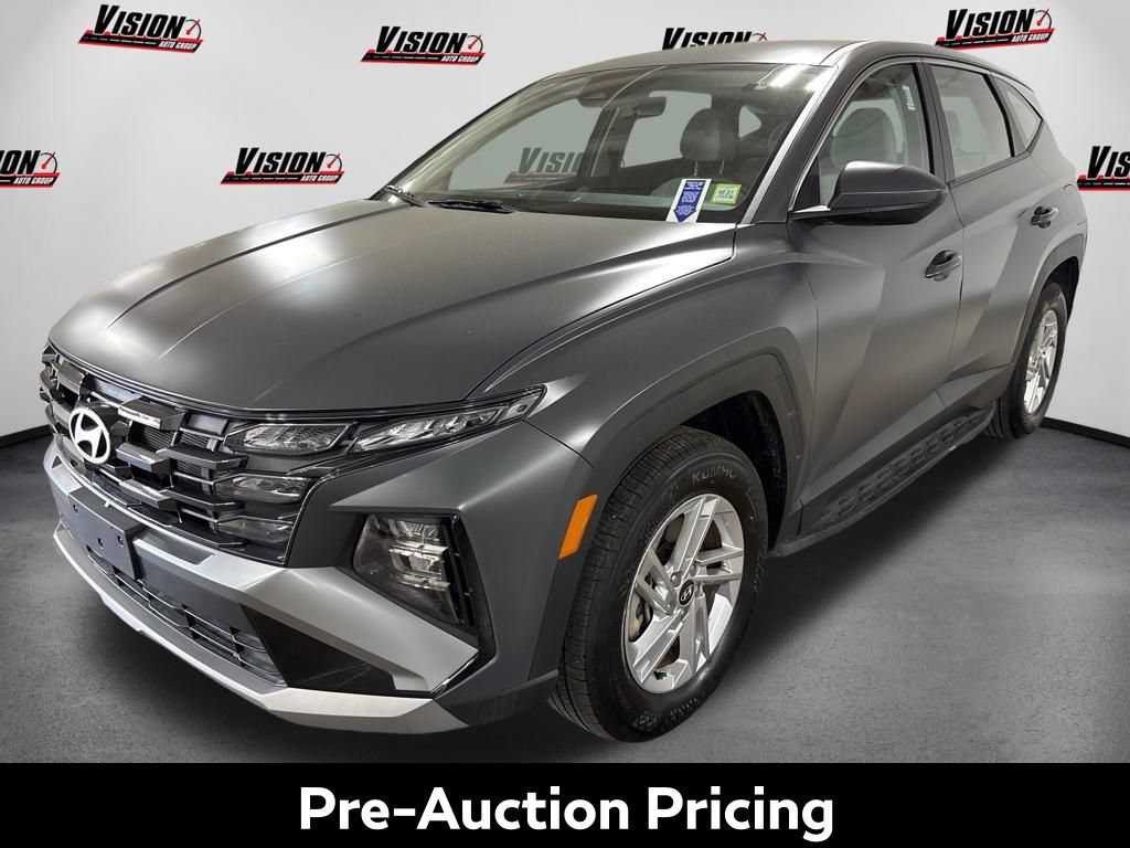 Used 2025 Hyundai Tucson SE AWD/4WD image 1