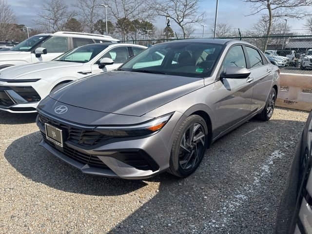 Used 2025 Hyundai Elantra SEL image 5