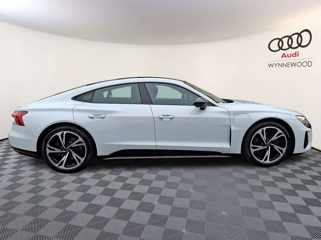Used 2023 Audi e-tron GT Premium Plus w/ Performance Package image 7