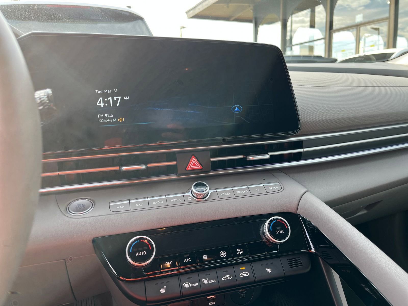 Used 2025 Hyundai Elantra SEL FWD image 21