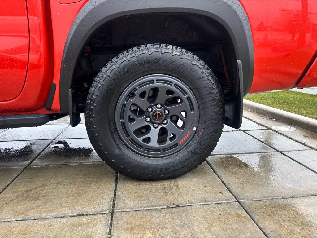 Used 2025 Nissan Frontier PRO-4X w/ Interior Protection Package image 9